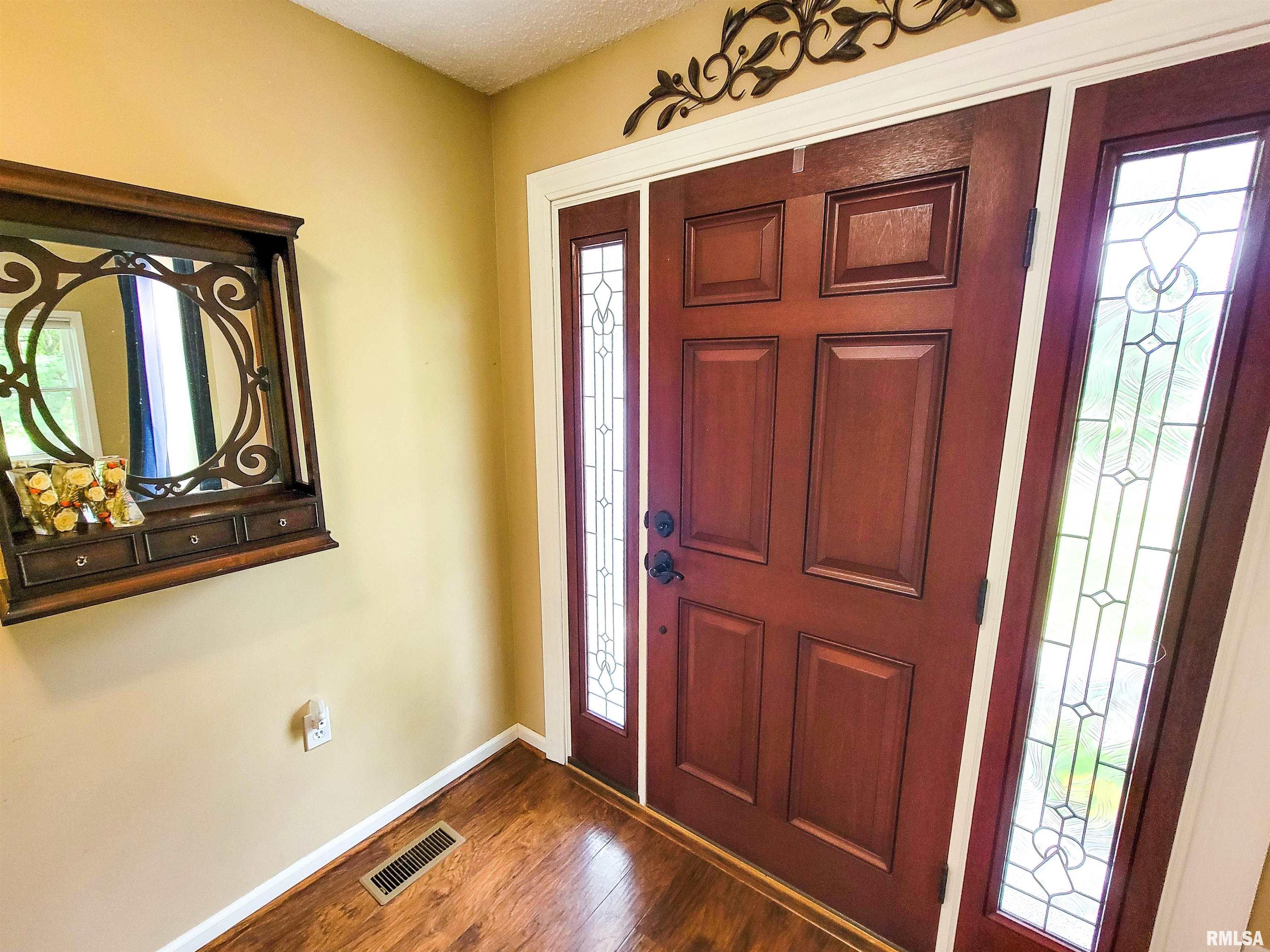 352 Hancock Drive Flora, IL 62839 - Photo 15 of 98