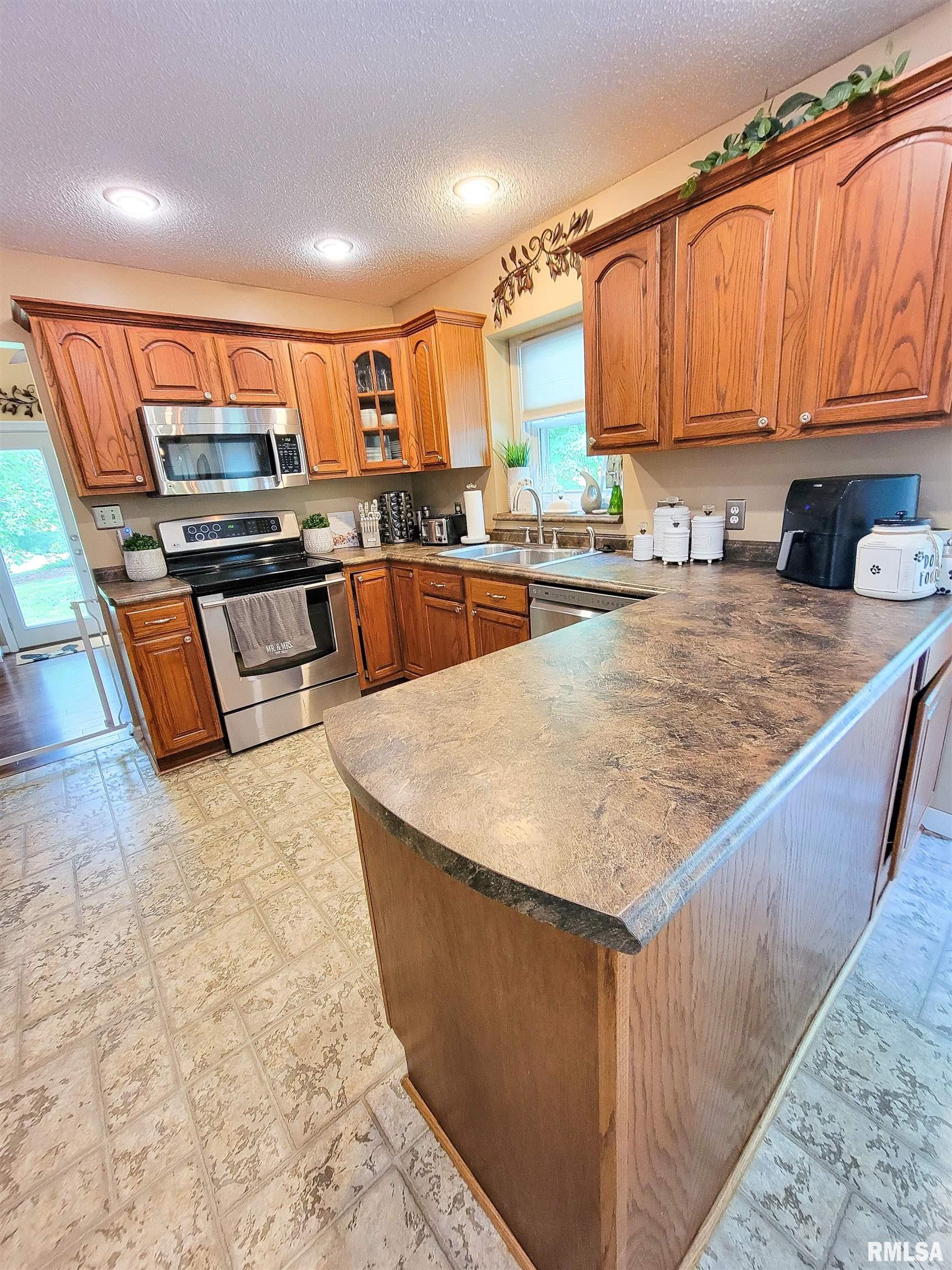 352 Hancock Drive Flora, IL 62839 - Photo 34 of 98