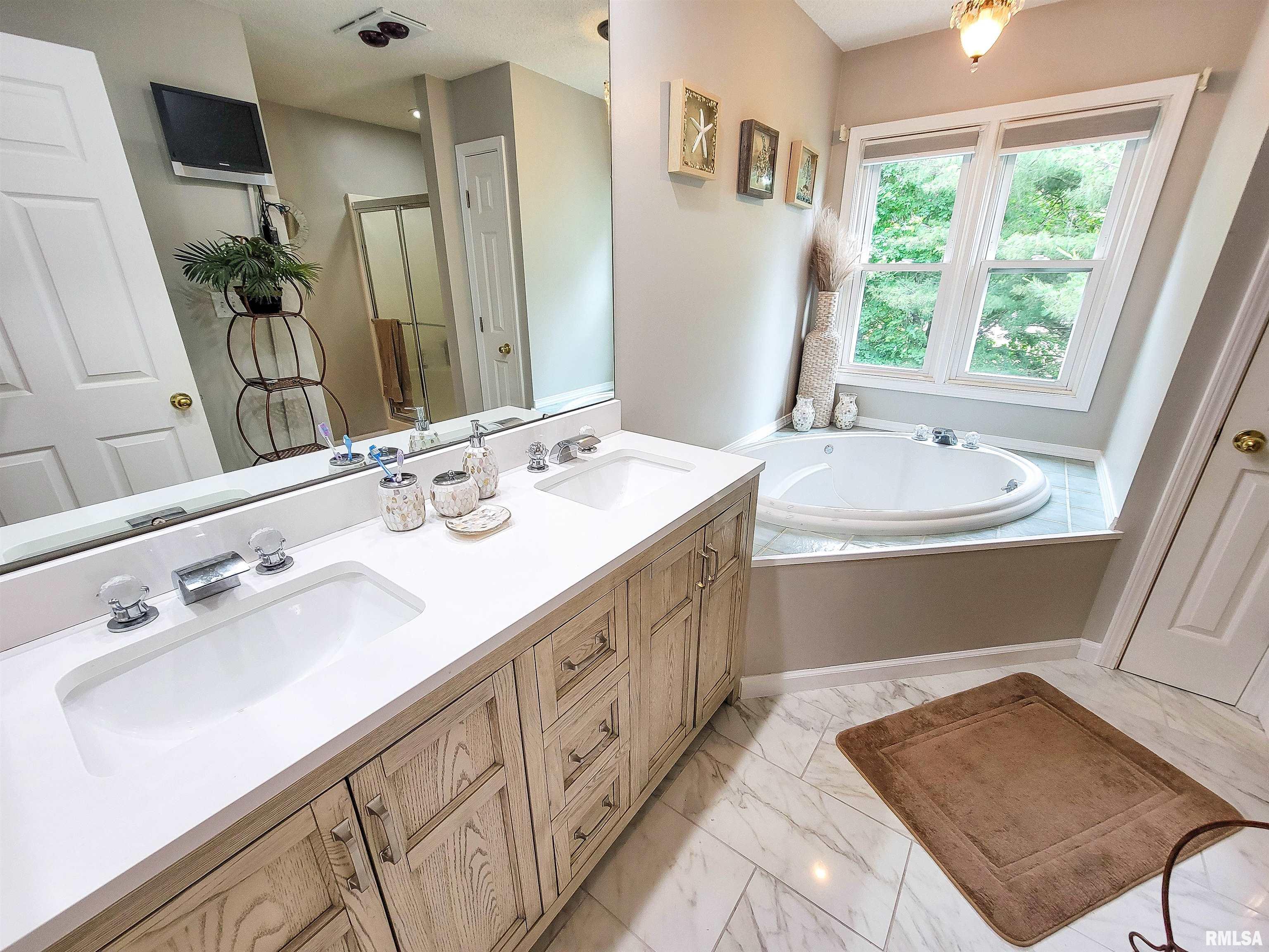 352 Hancock Drive Flora, IL 62839 - Photo 49 of 98