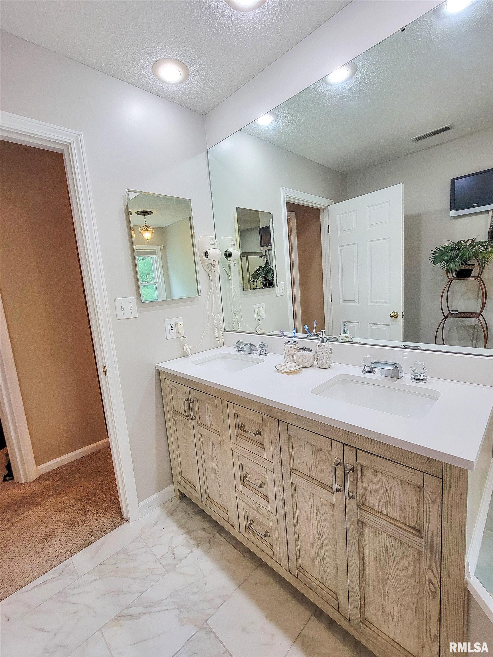 352 Hancock Drive Flora, IL 62839 - Photo 50 of 98