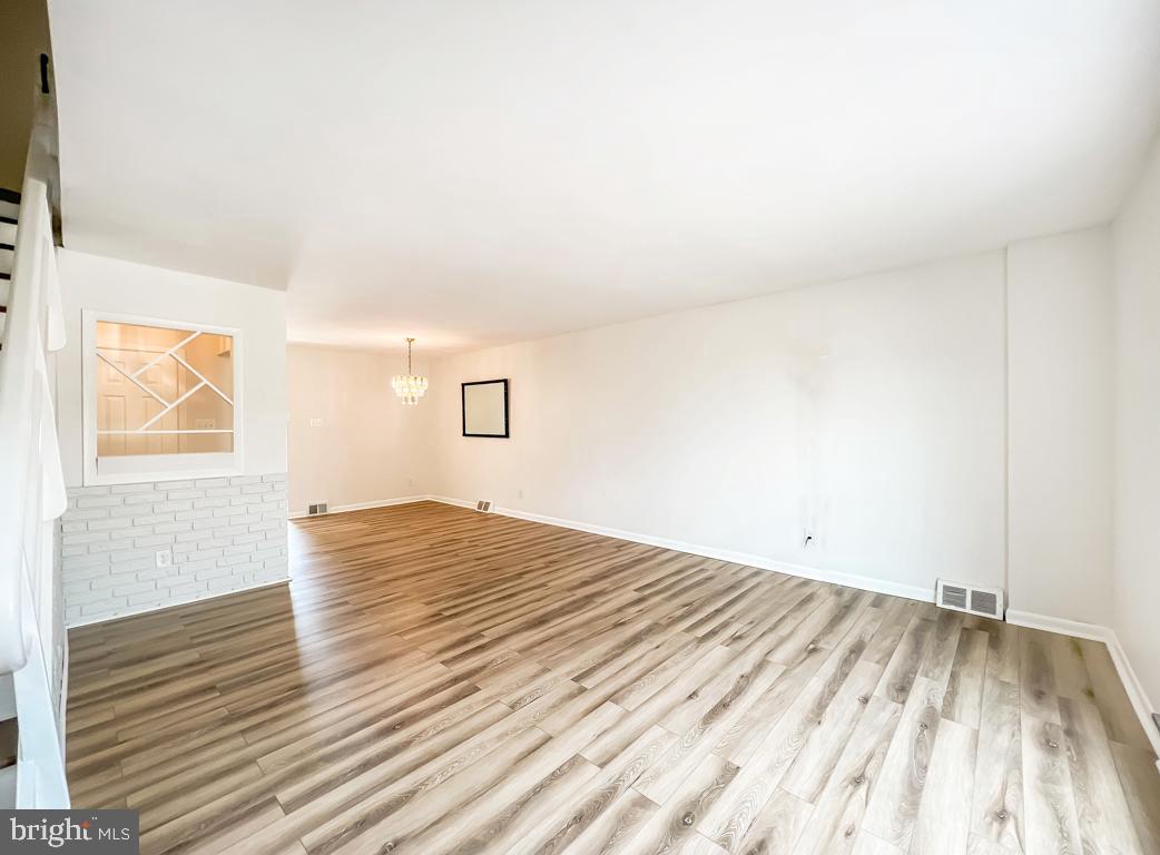 15018 London Road Philadelphia, PA 19116 - Photo 12 of 52 Inviting space for relaxation and entertainment