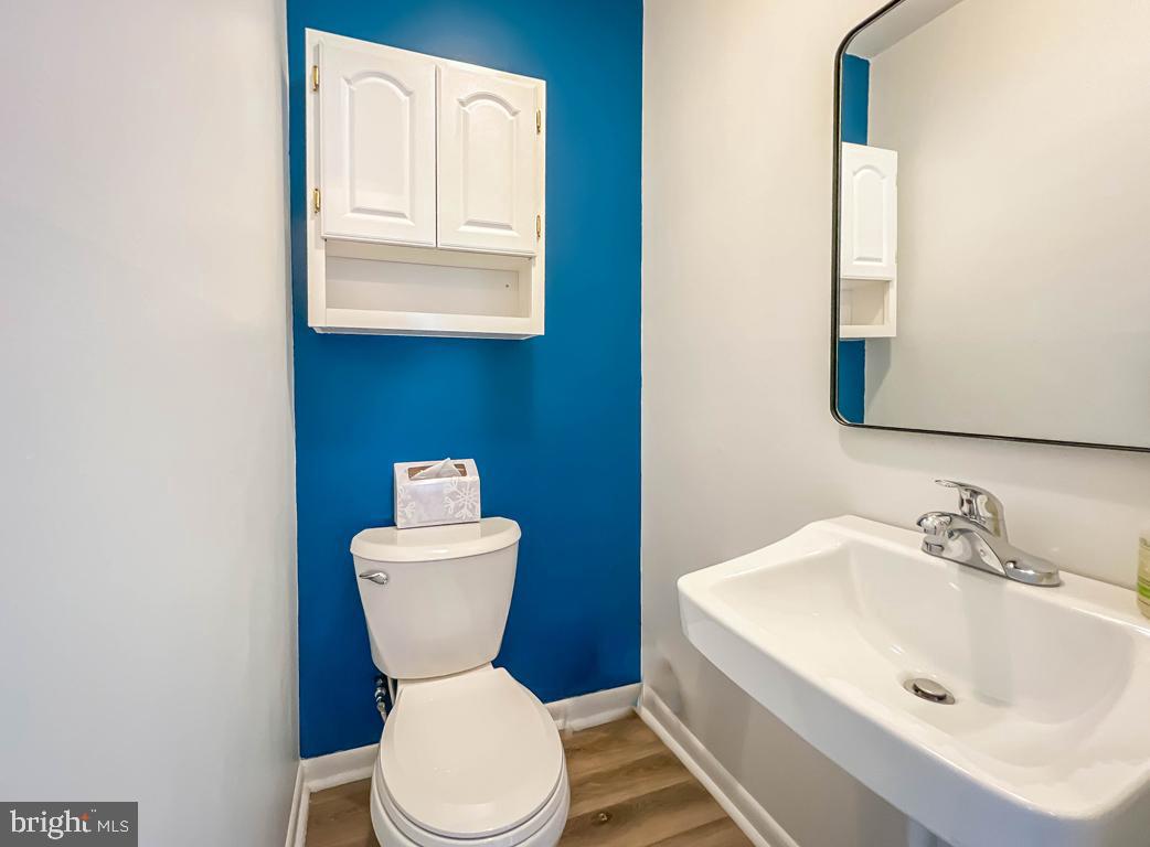 15018 London Road Philadelphia, PA 19116 - Photo 21 of 52 Powder Room - Conveniently located on First Floor