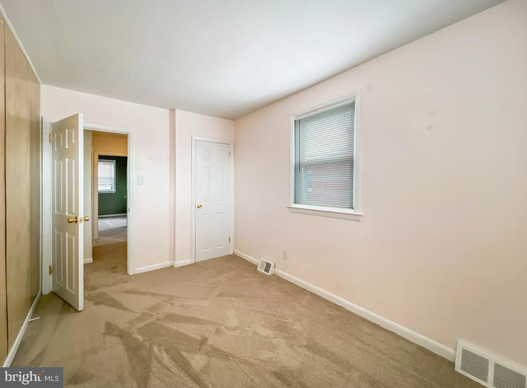 15018 London Road Philadelphia, PA 19116 - Photo 27 of 52 Bedroom 2 with wall-to-wall carpeting