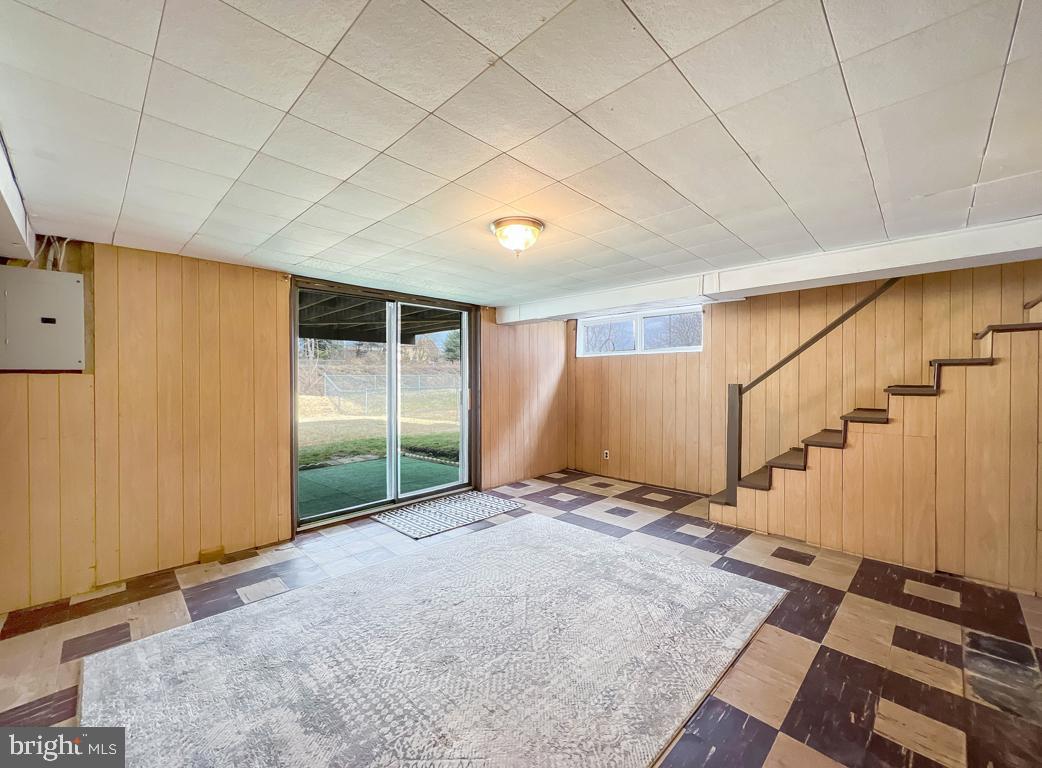 15018 London Road Philadelphia, PA 19116 - Photo 35 of 52 Fantastic, spacious Recreation Room/Area!