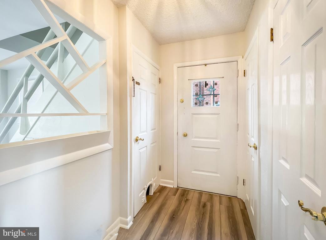 15018 London Road Philadelphia, PA 19116 - Photo 8 of 52 Welcoming Foyer