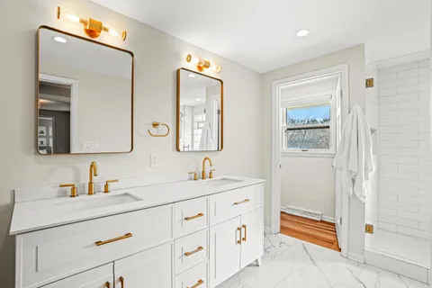 $769,900 | 9062 North Lake Drive, Bayside, WI 53217