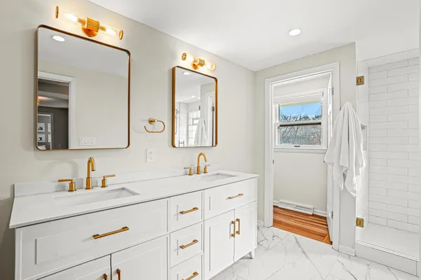 $769,900 | 9062 North Lake Drive, Bayside, WI 53217