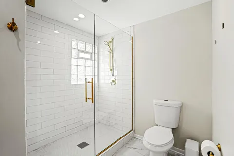 $769,900 | 9062 North Lake Drive, Bayside, WI 53217