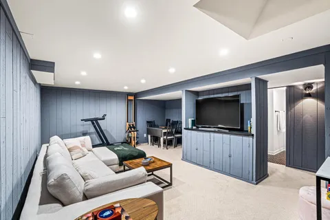 $769,900 | 9062 North Lake Drive, Bayside, WI 53217