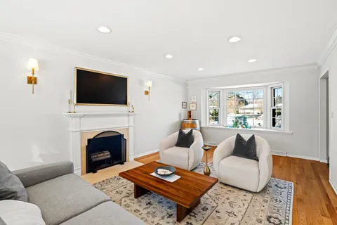 $769,900 | 9062 North Lake Drive, Bayside, WI 53217