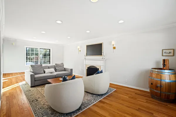 $769,900 | 9062 North Lake Drive, Bayside, WI 53217