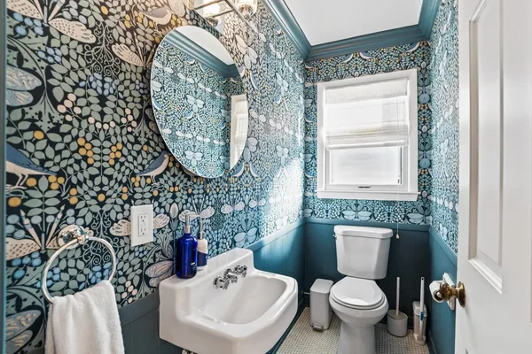 $769,900 | 9062 North Lake Drive, Bayside, WI 53217