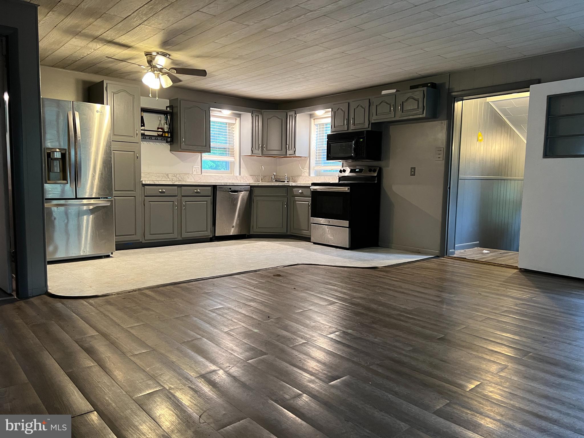 3215 Miller Road Pennsburg, PA 18073 - Photo 11 of 25 2nd floor unit living kitc combo