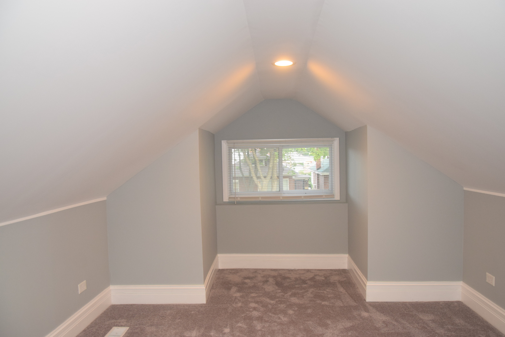 8236 South Ridgeland Avenue Chicago, IL 60617 - Photo 13 of 25
