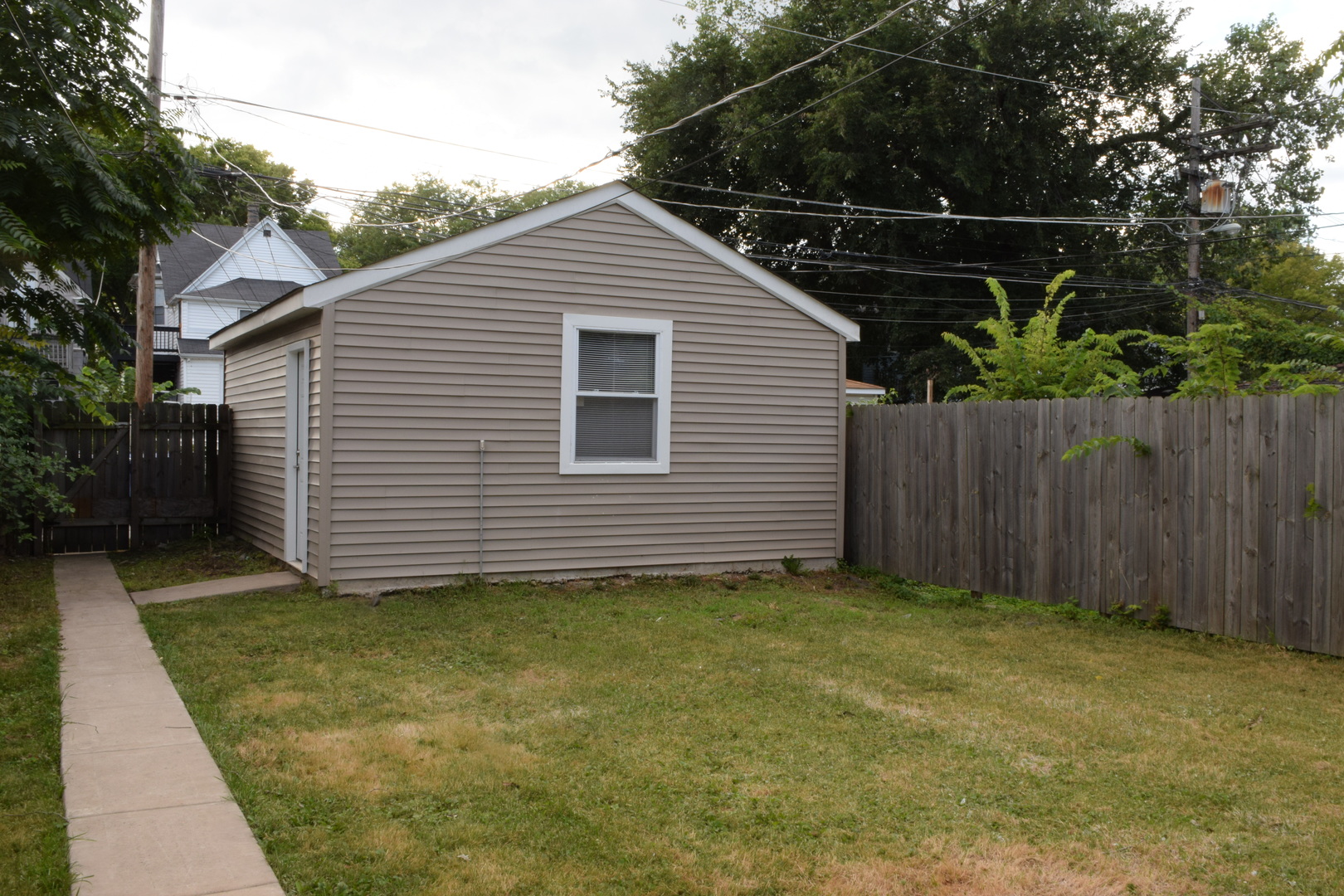8236 South Ridgeland Avenue Chicago, IL 60617 - Photo 21 of 25