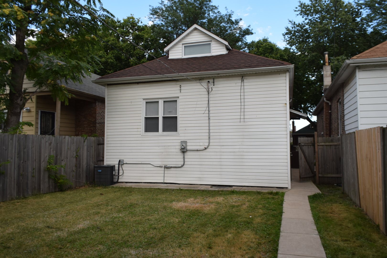 8236 South Ridgeland Avenue Chicago, IL 60617 - Photo 22 of 25