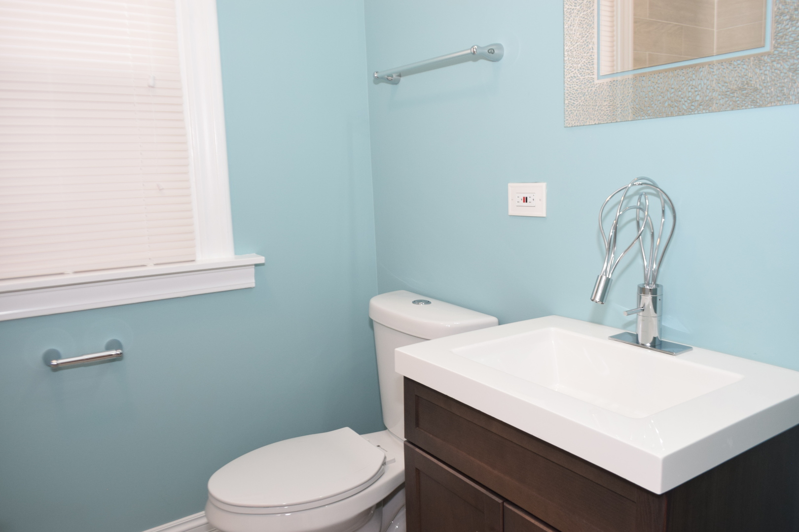 8236 South Ridgeland Avenue Chicago, IL 60617 - Photo 6 of 25