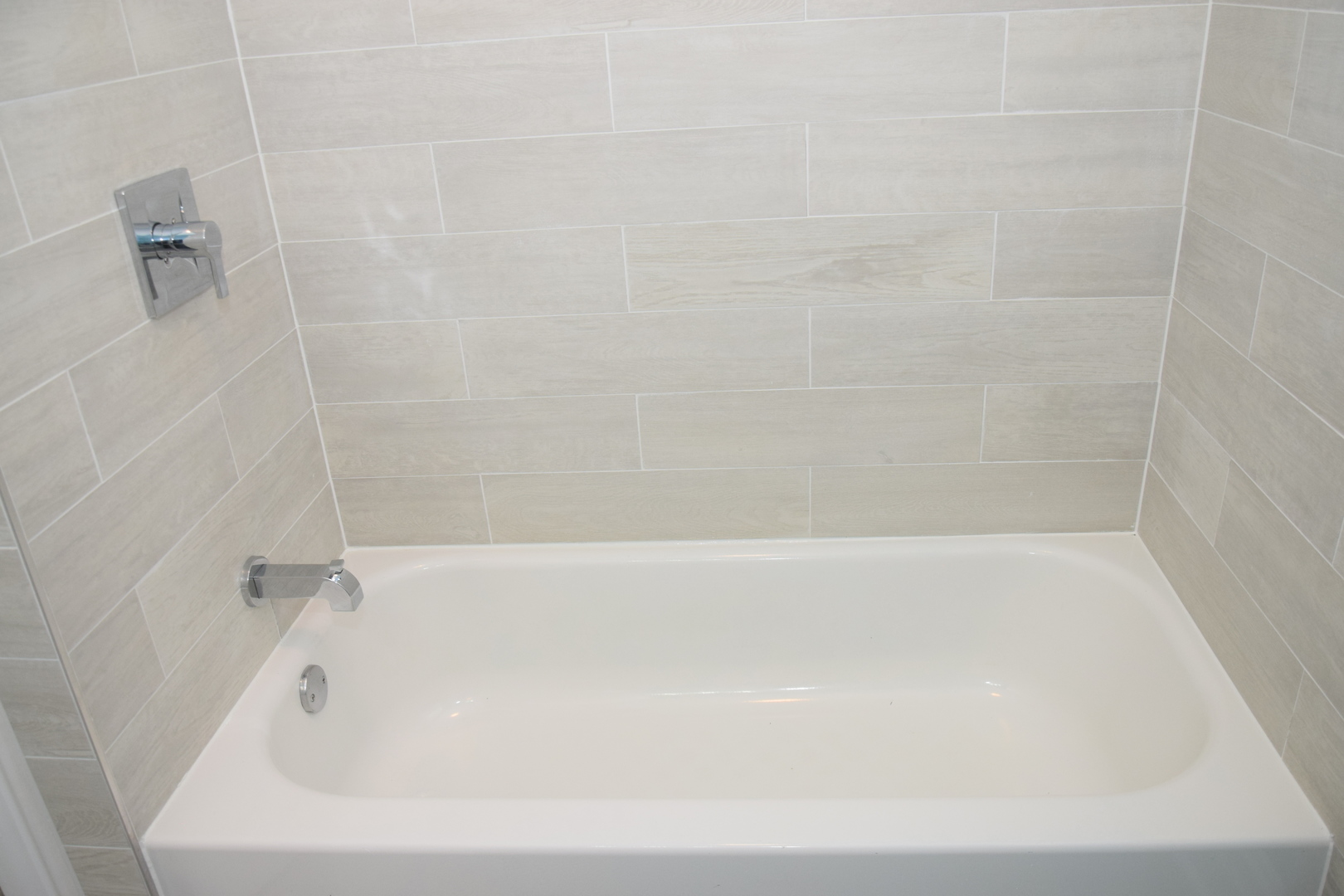 8236 South Ridgeland Avenue Chicago, IL 60617 - Photo 8 of 25