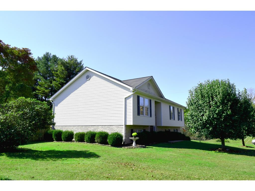 119 Edgefield Road Bristol, TN 37620 - Photo 3 of 24 Photo 3