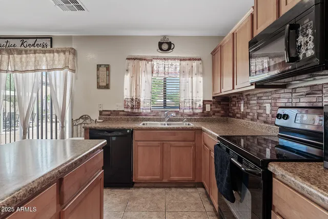 $339,500 | 958 West Lindbergh Avenue, Coolidge, AZ 85128