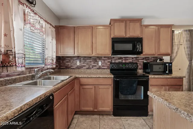 $339,500 | 958 West Lindbergh Avenue, Coolidge, AZ 85128