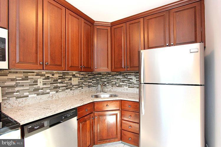 406 Kerwin Road Silver Spring, MD 20901 - Photo 4 of 30 Kitchen