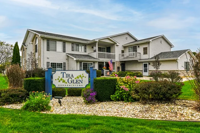 $250,000 | 3505 85th Street, Unit 1B, Kenosha, WI 53142