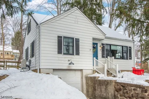 $525,000 | 17 Hilsinger Road, Mount Tabor, NJ 07878