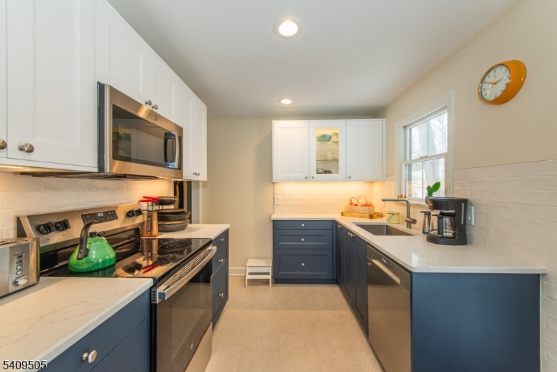 17 Hilsinger Road Mount Tabor, NJ 07878 - Photo 8 of 35