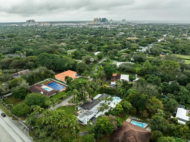 $2,849,000 | 8290 Sunset Drive, Miami, FL 33143