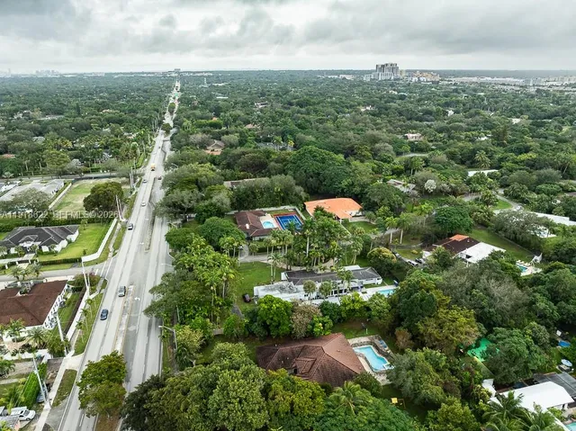 $2,849,000 | 8290 Sunset Drive, Miami, FL 33143