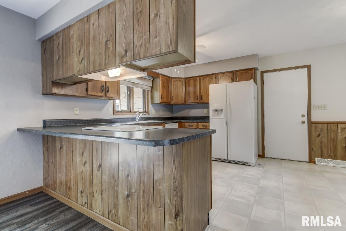 7 Sarah Avenue Springfield, IL 62703 - Photo 12 of 36