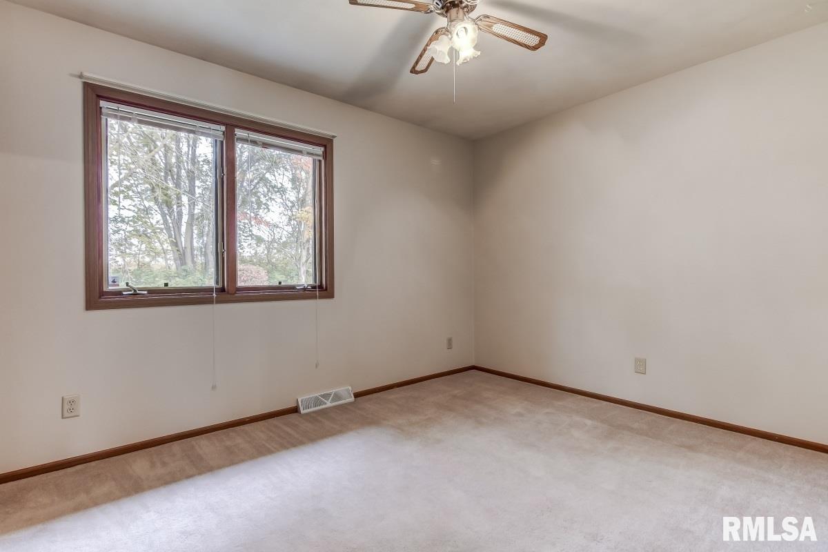 7 Sarah Avenue Springfield, IL 62703 - Photo 25 of 36