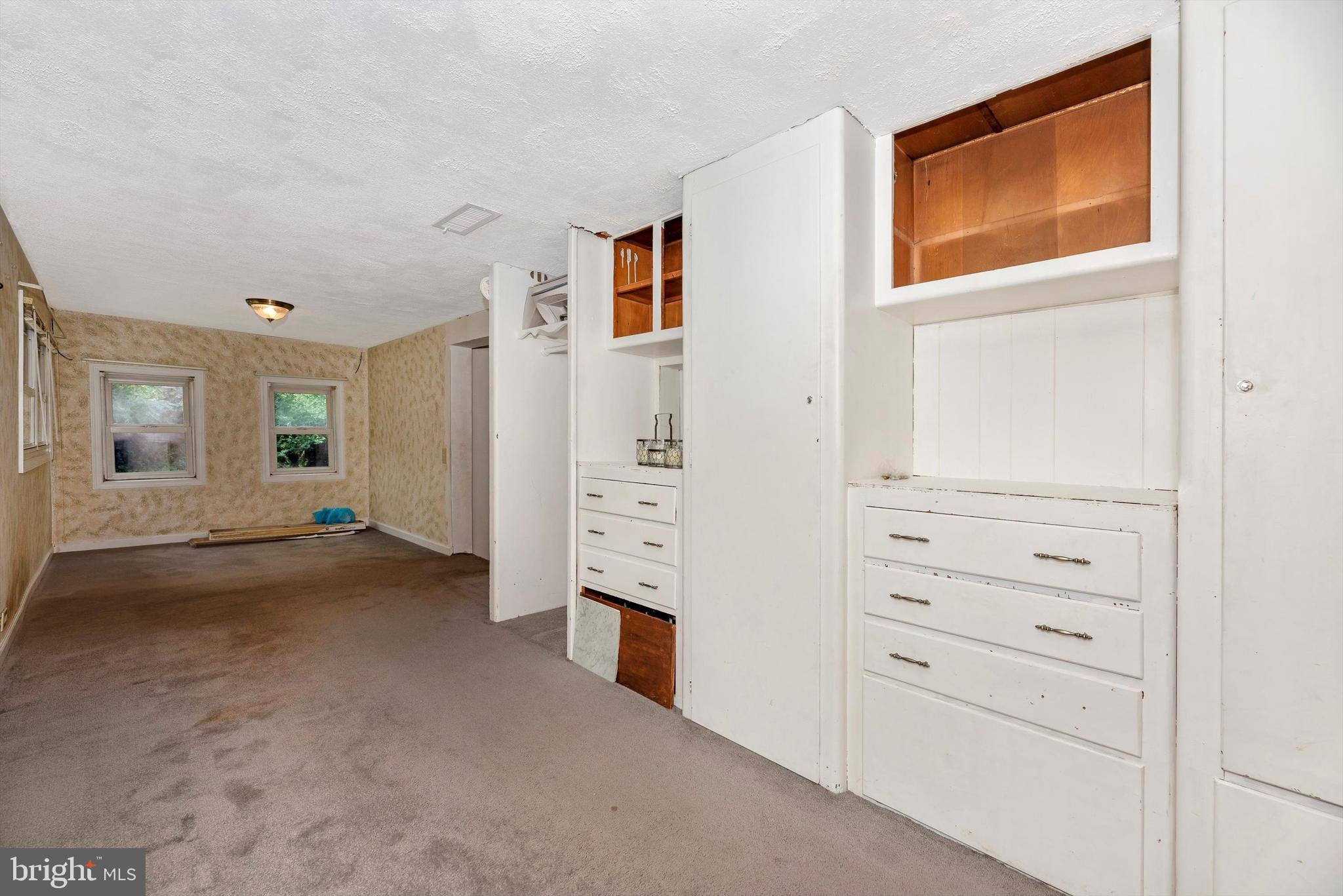 4409 Reels Mill Road Frederick, MD 21704 - Photo 18 of 25 With Built Ins