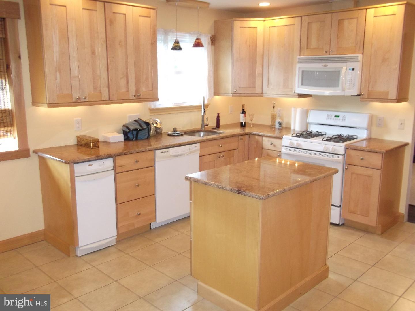755 Stephen Road Warminster, PA 18974 - Photo 13 of 25 Gallery Image 13