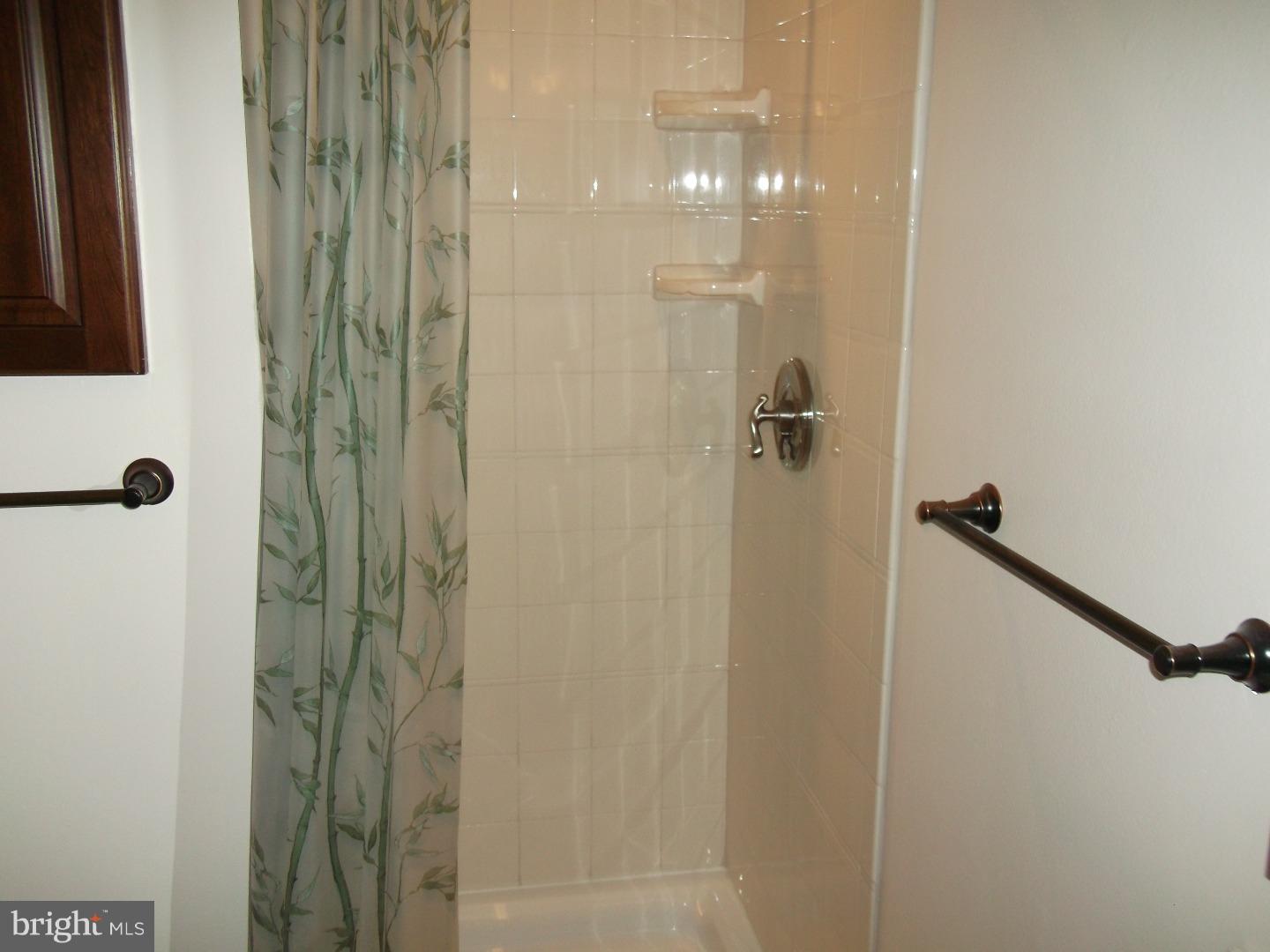 755 Stephen Road Warminster, PA 18974 - Photo 14 of 25 Gallery Image 14