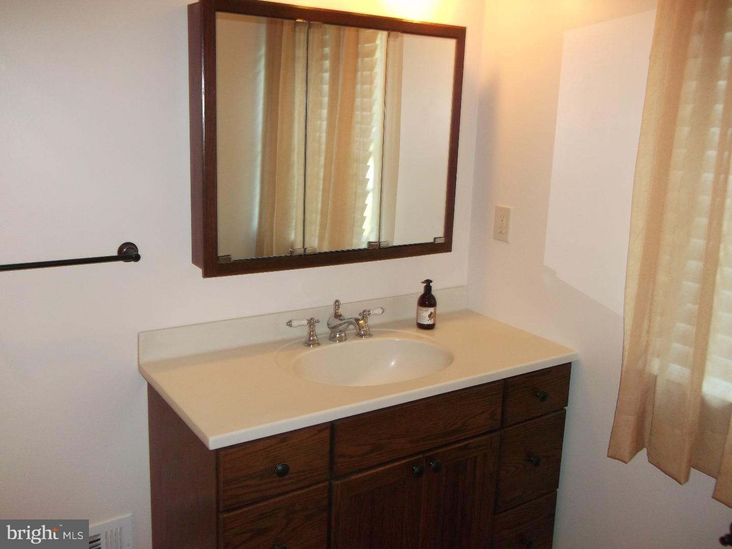 755 Stephen Road Warminster, PA 18974 - Photo 15 of 25 Gallery Image 15