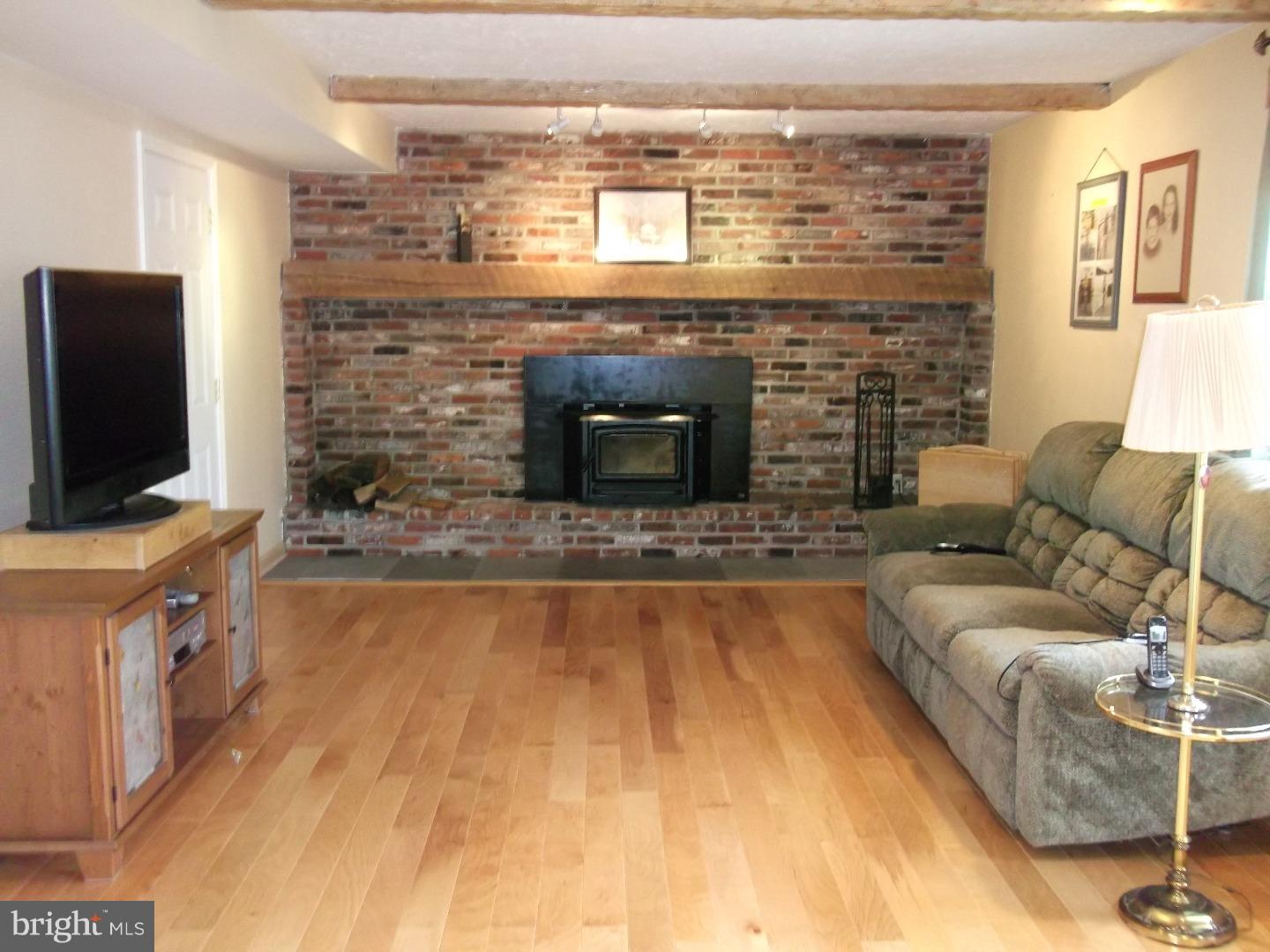755 Stephen Road Warminster, PA 18974 - Photo 5 of 25 Gallery Image 5