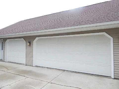 6250 East Pierson Road Flint, MI 48506 - Photo 31 of 32 20450525-30.JPG