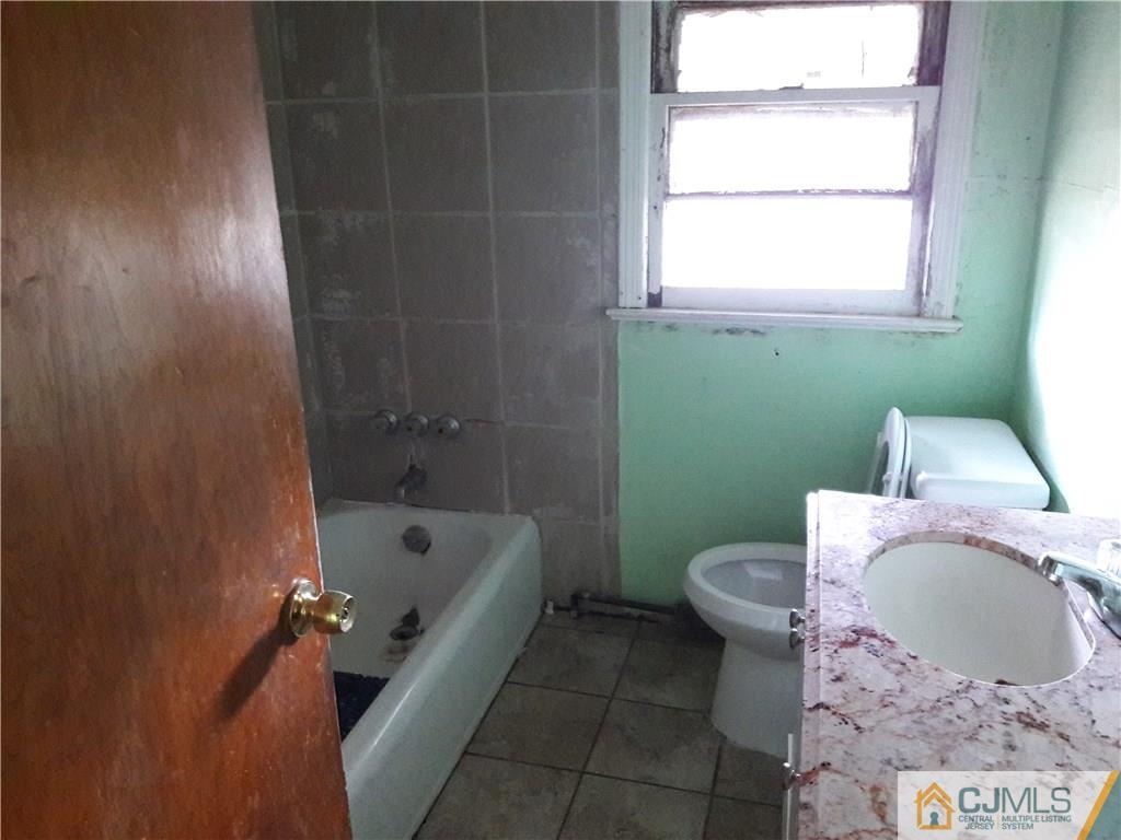 450 Remsen Avenue New Brunswick, NJ 08901 - Photo 17 of 25 Gallery Image 17