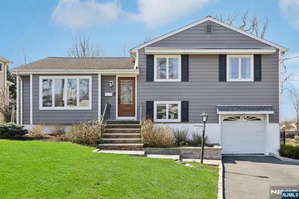 $789,000 | 67 Woodland Avenue, Verona, NJ 07044