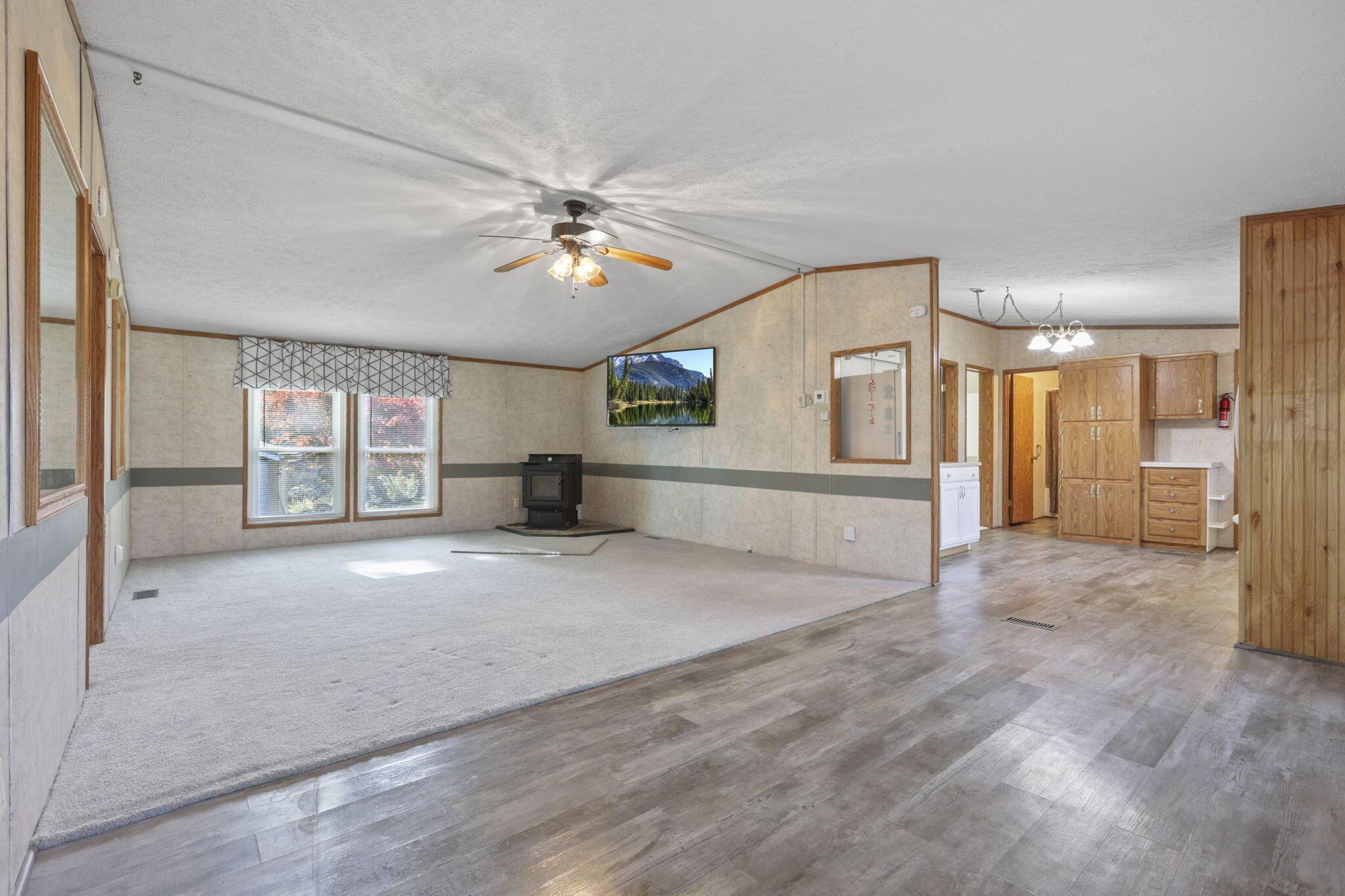 2782 James Road Granville, OH 43023 - Photo 17 of 42 Entry into family room & eat-in space