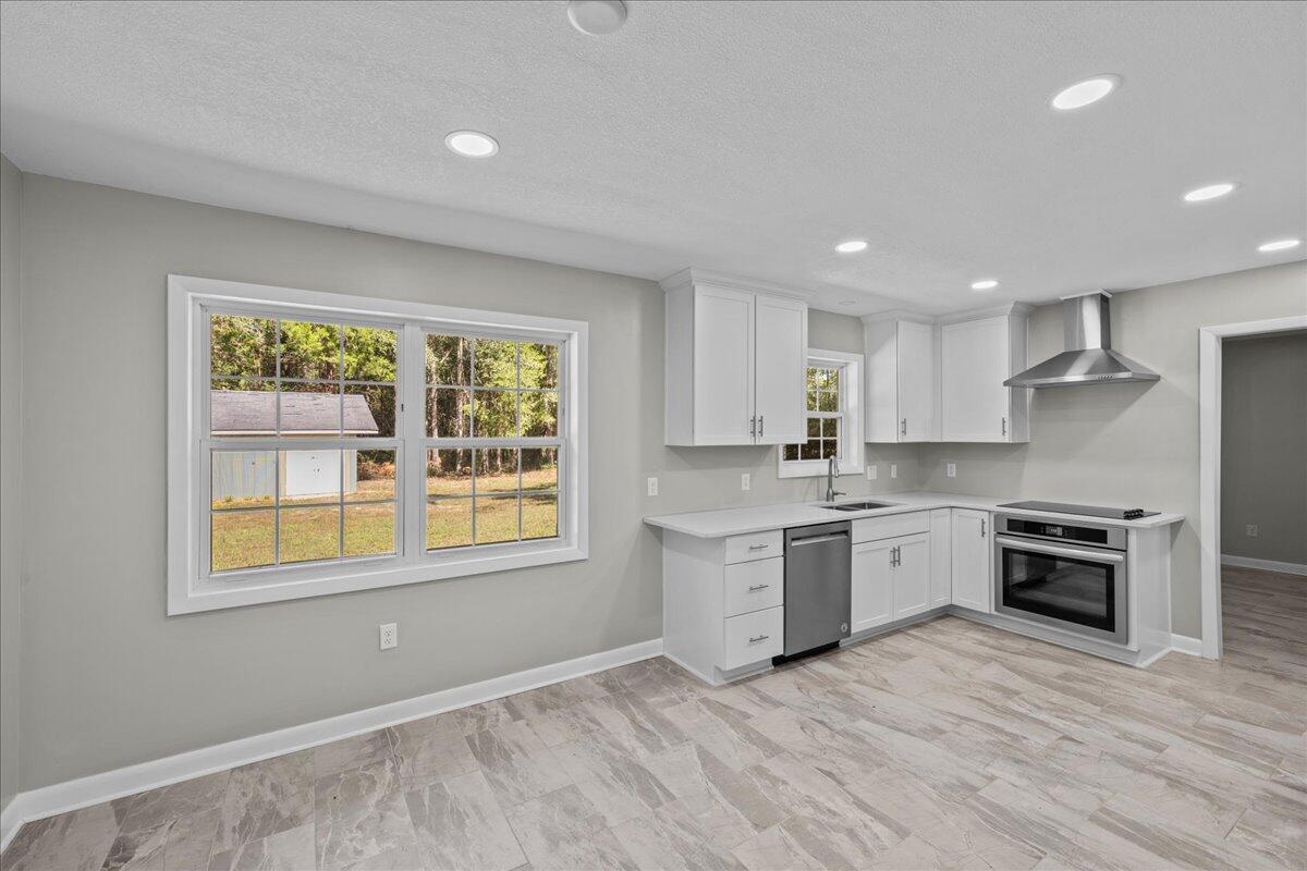 3065 Aplin Road Crestview, FL 32539 - Photo 7 of 35 05-IMG_0142