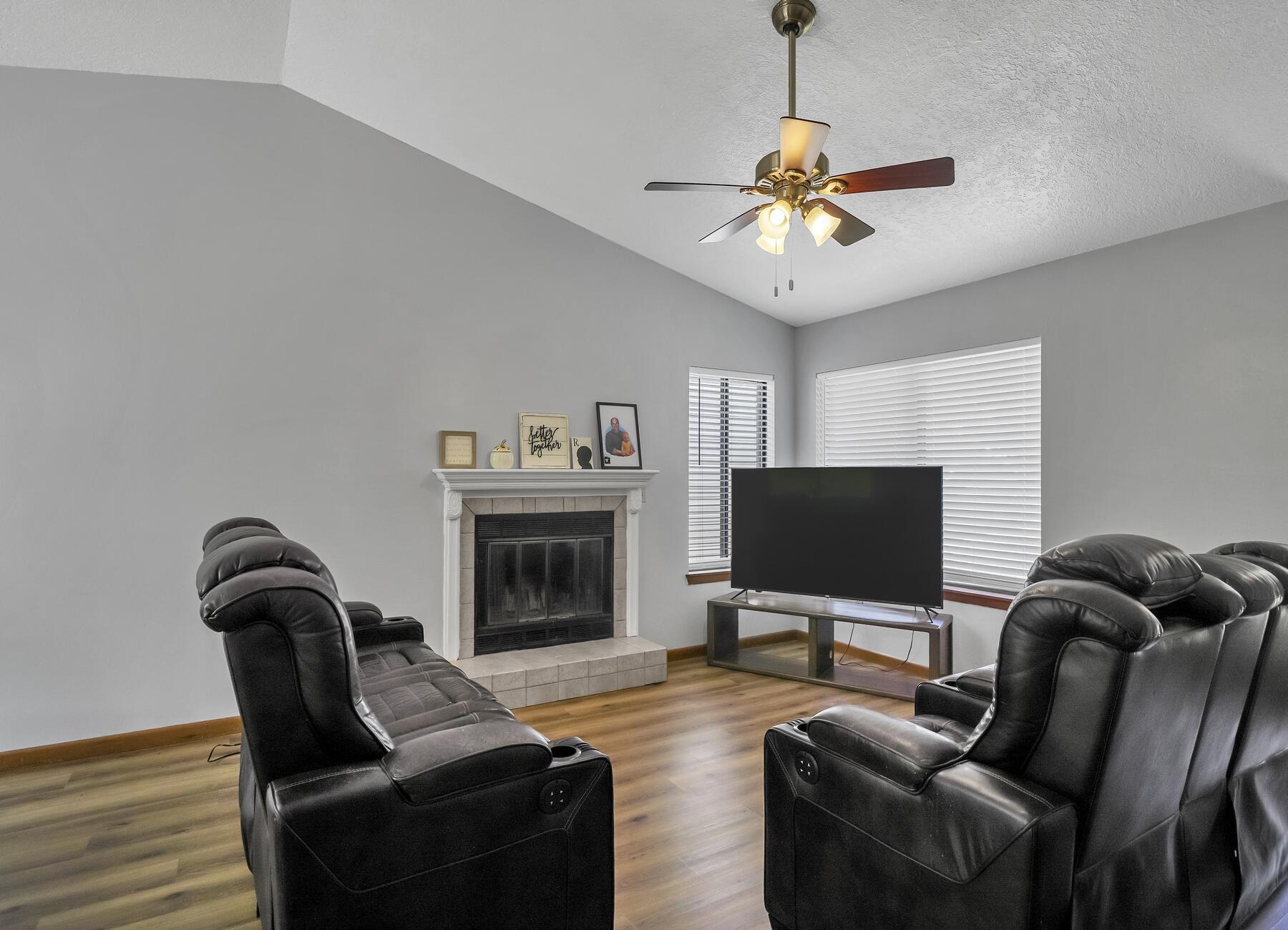 113 Cedar Ridge Way Niceville, FL 32578 - Photo 3 of 25 DSC00819