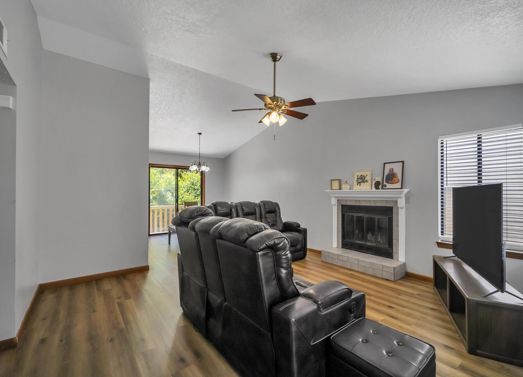 113 Cedar Ridge Way Niceville, FL 32578 - Photo 4 of 25 DSC00814