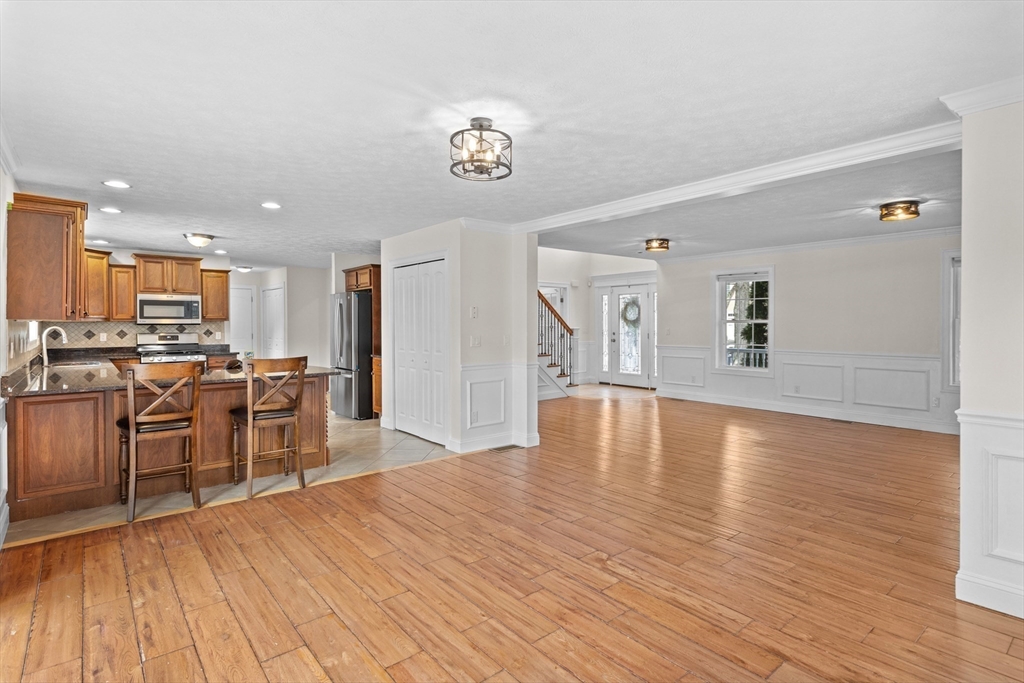 307 Bullard Street Holden, MA 01520 - Photo 12 of 41