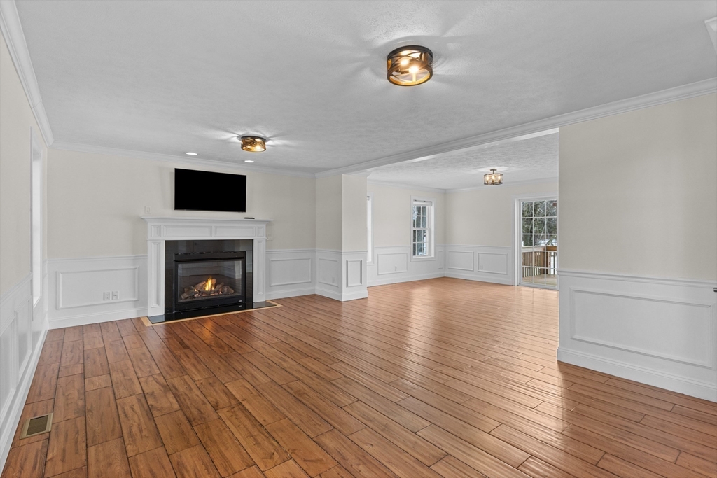 307 Bullard Street Holden, MA 01520 - Photo 5 of 41