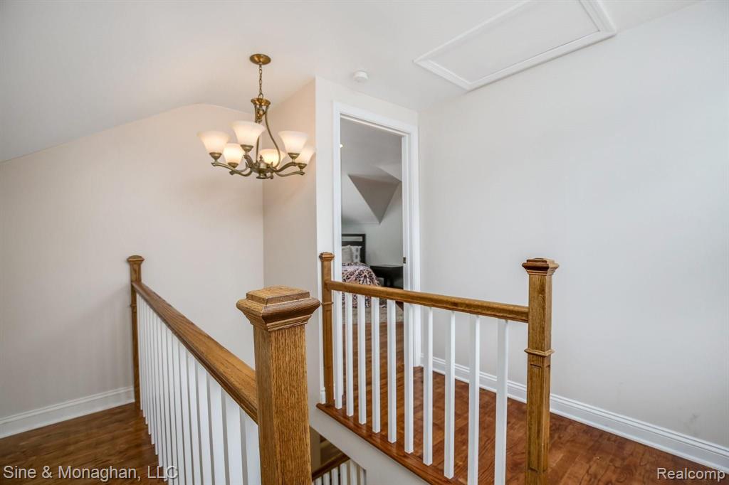 1624 Roslyn Road Grosse Pointe Woods, MI 48236 - Photo 20 of 31