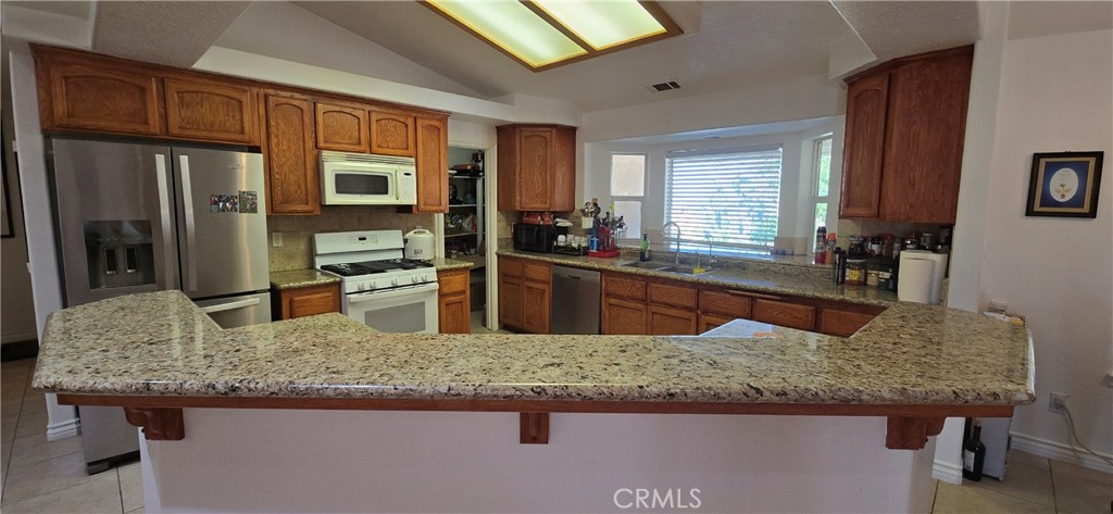 9562 Cambria Road Phelan, CA 92371 - Photo 18 of 63