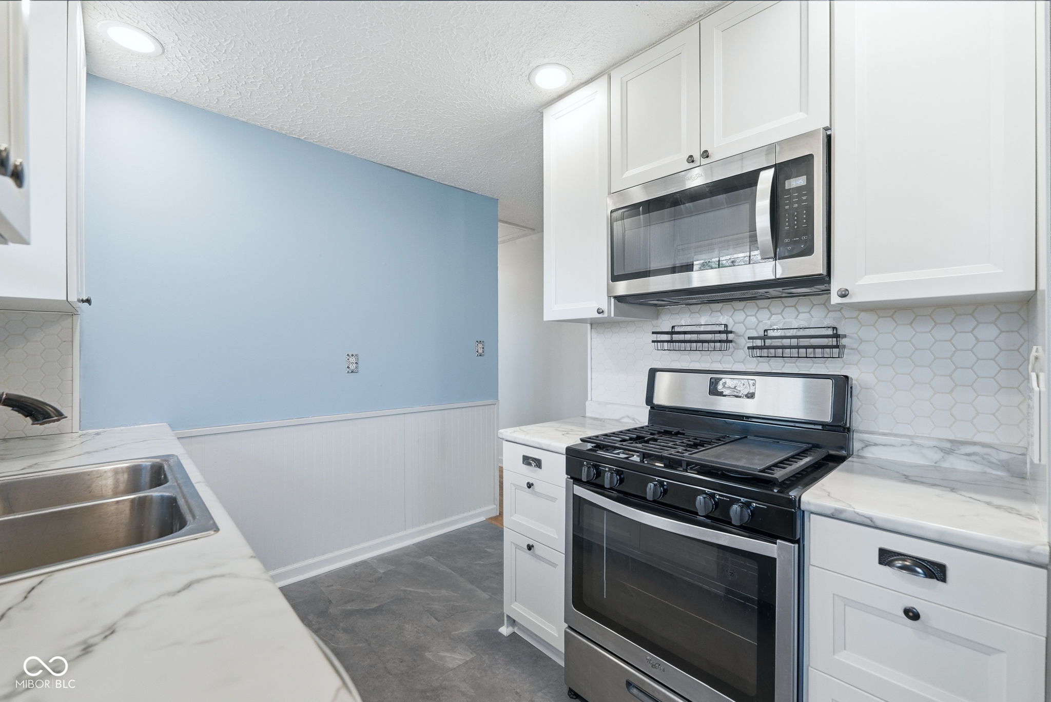 298 Clark Avenue Beech Grove, IN 46107 - Photo 16 of 44